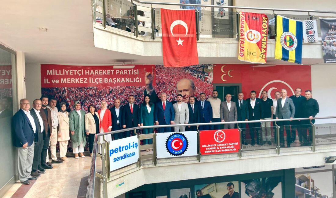 AK Parti teşkilatından MHP’ye ziyaret AK Parti Çankırı teşkilatı, Kurban Bayramı nedeniyle MHP İl Başkanlığını