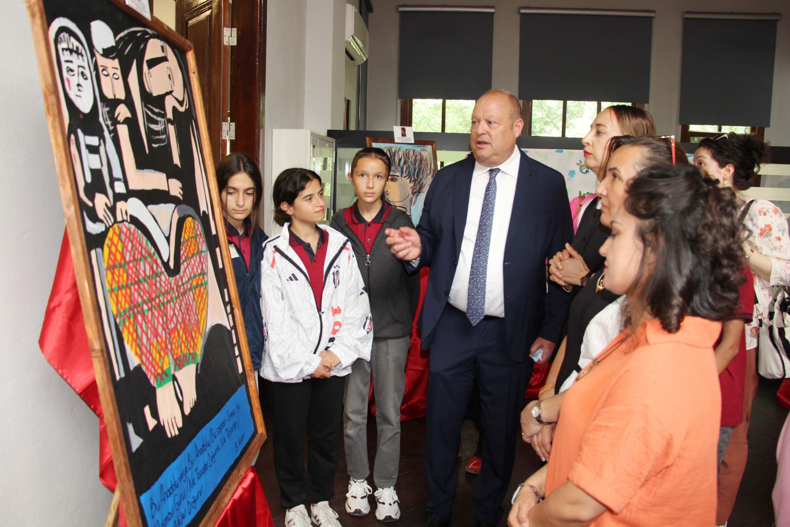 Çankırı Atatürk Ortaokulu Görsel Sanatlar Öğretmeni Şirin Zerey Koç ve