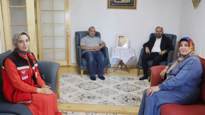 Aile ve Sosyal Hizmetler İl Müdürü Abdulhaluk Longa, şehit yakınlarını