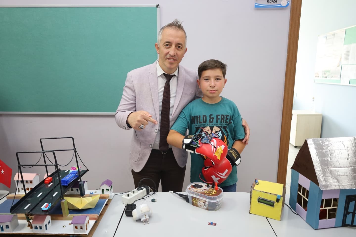 Çankırı’nın Orta ilçesinde yaşayan Yusuf Mert Canbaz, “Boks Yumruk Sayar”