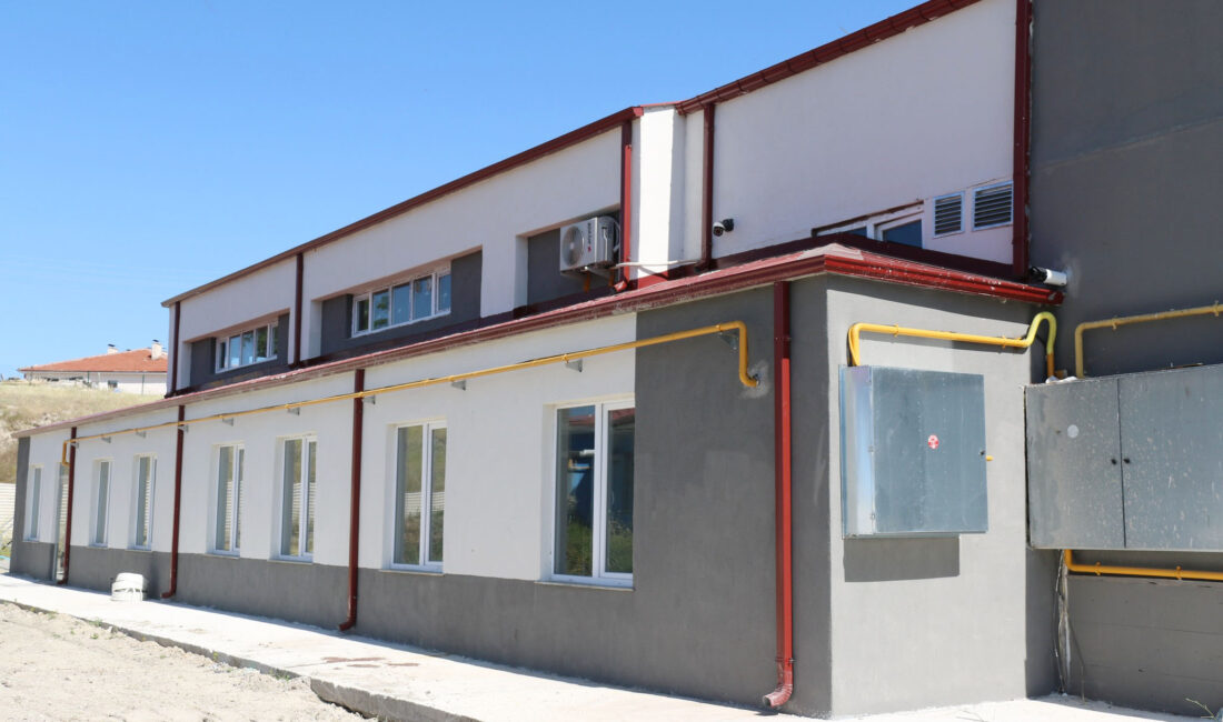 Ek spor salonu tamamlandı Çankırı’nın Kurşunlu ilçesinde yetersiz kalan spor salonuna yapılan ek bina