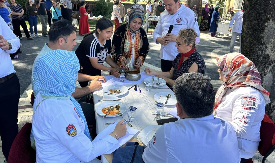 Kiraz Festivali’nde Lezzetler Yarıştı Çankırı’nın kirazıyla ünlü ilçesi Eldivan’da yapılan 31’inci Kiraz Festivali kapsamında