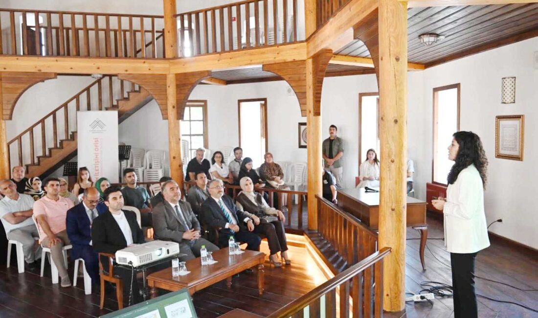Taş Mescit’te “Bilim Kafe” buluşması Yükseköğretim Kurulu (YÖK) Bilim İletişimi Ofisi tarafından koordine edilen ve
