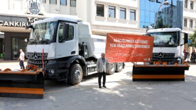 Çankırı Belediyesi araç filosuna iki yeni araç alındı. Belediye hizmet