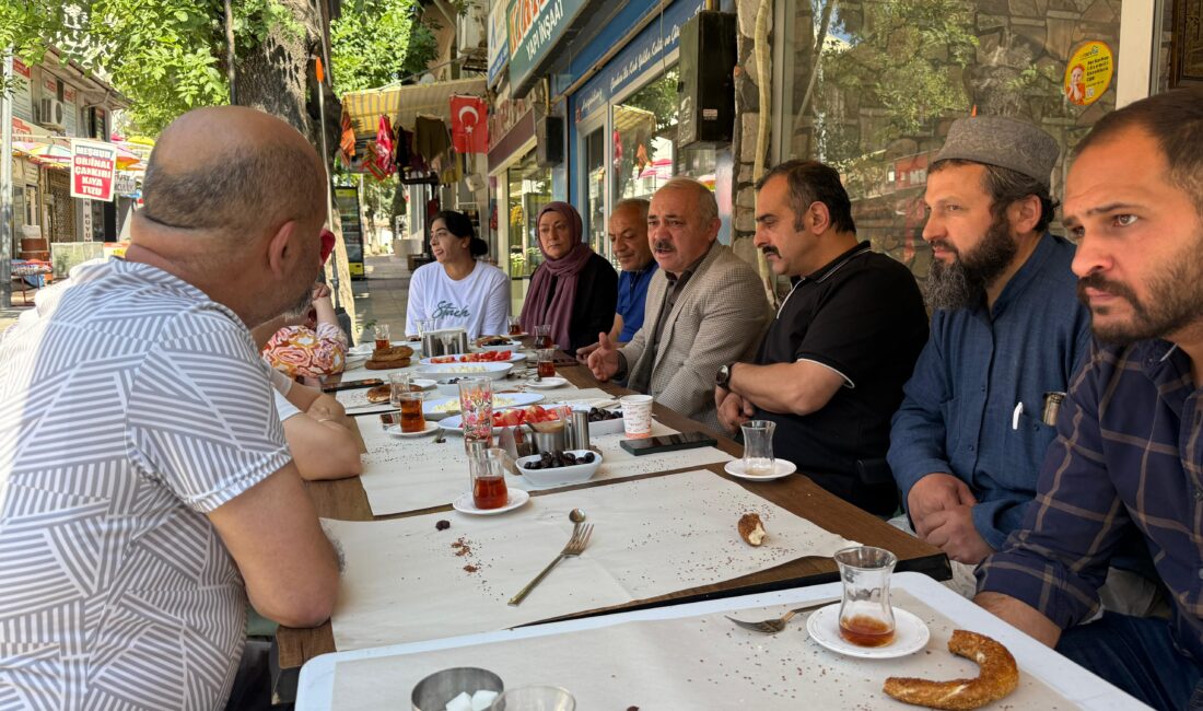 Çankırı Belediye Başkanı İsmail Hakkı Esen, sabah saatlerinde yukarı çarşı