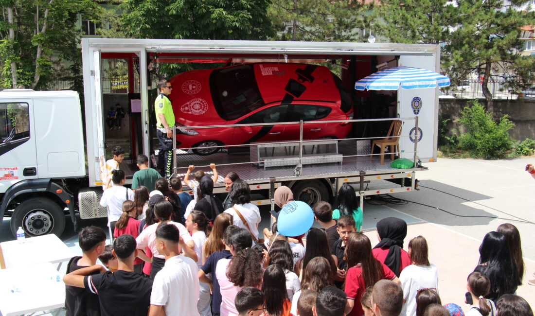 Emniyet Kemeri Simülasyon Aracı, Çankırı Eğitim Şenliğinde İsmet İnönü Ortaokulu Bahçesinde düzenlenen Çankırı Eğitim Şenliğinde, trafik güvenliği