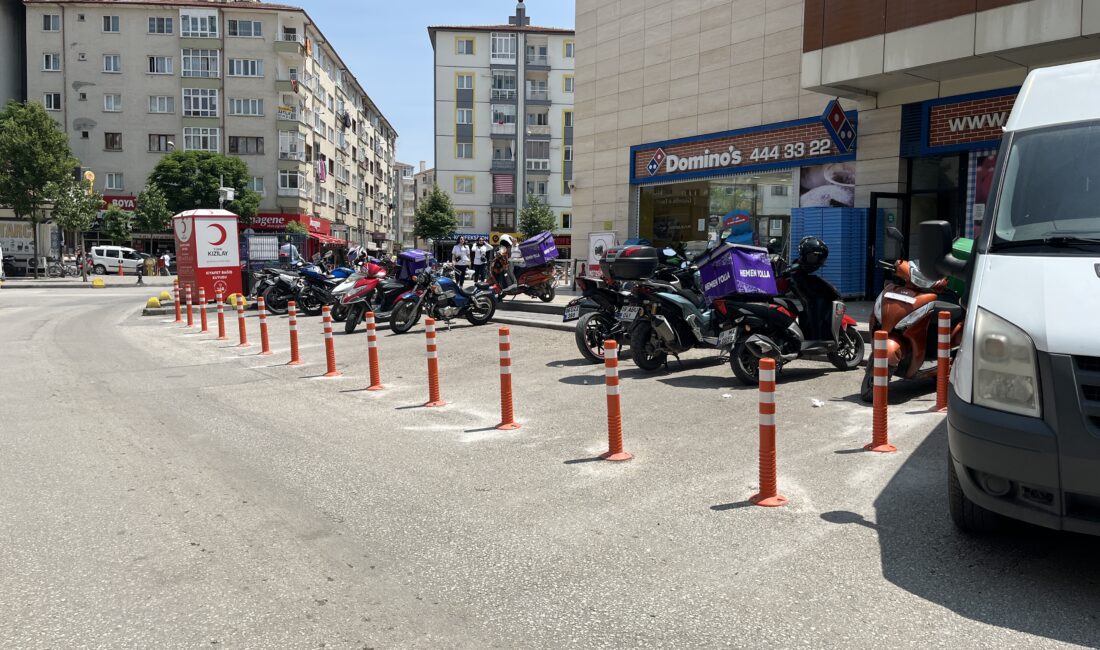AVM önünde motosiklet işgaline “park” çözümü Gazetemizde geçtiğimiz günlerde gündeme taşıdığımız, Yunus AVM önündeki alanda motosiklet