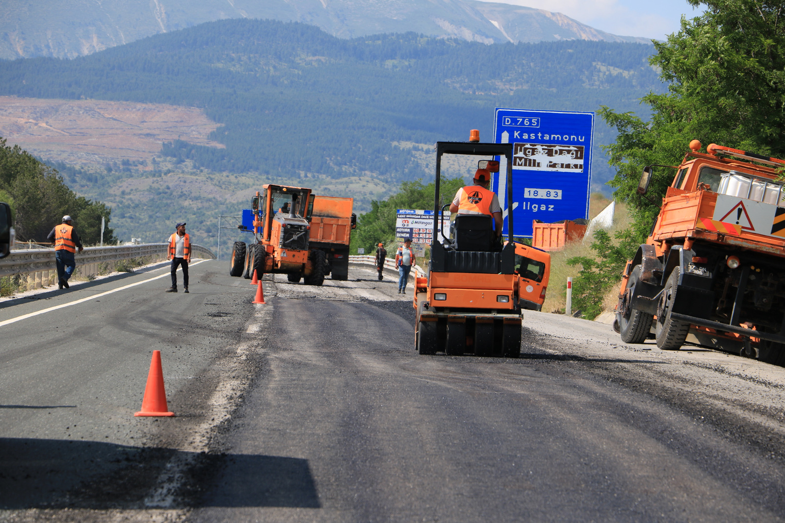 Ilgaz-Kastamonu kara yolunun Ilgaz İn köy kavşağı arasında yaklaşık 500