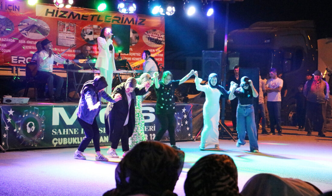 Muhtardan Gençlere Festival Yaz mevsimi ile birlikte festival ve şenliklerde başladı. Köylerde yoğunlaşan