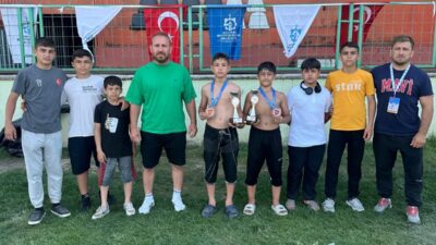 Eldivan Belediyesi Spor Kulübü Minik Pehlivanları Kocaeli Sekapark Er meydanında 