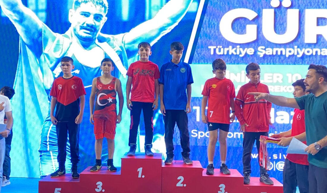 Minikler Türkiye Güreş Şampiyonası tamamlandı Türkiye Güreş Federasyonu tarafından Sivas’ın ev sahipliğinde 5 ayrı yaş