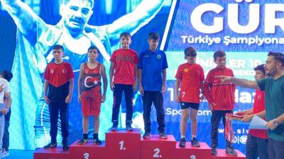 Türkiye Güreş Federasyonu tarafından Sivas’ın ev sahipliğinde 5 ayrı yaş