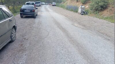 Piknikçilerin vazgeçilmezi ve doğa harikası Bülbül Pınarı yolu kevgire dönmüş