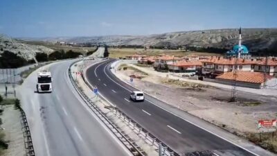 Çankırı Ankara kara yolu İnandık köyü önünde yeni yapılan kavşak