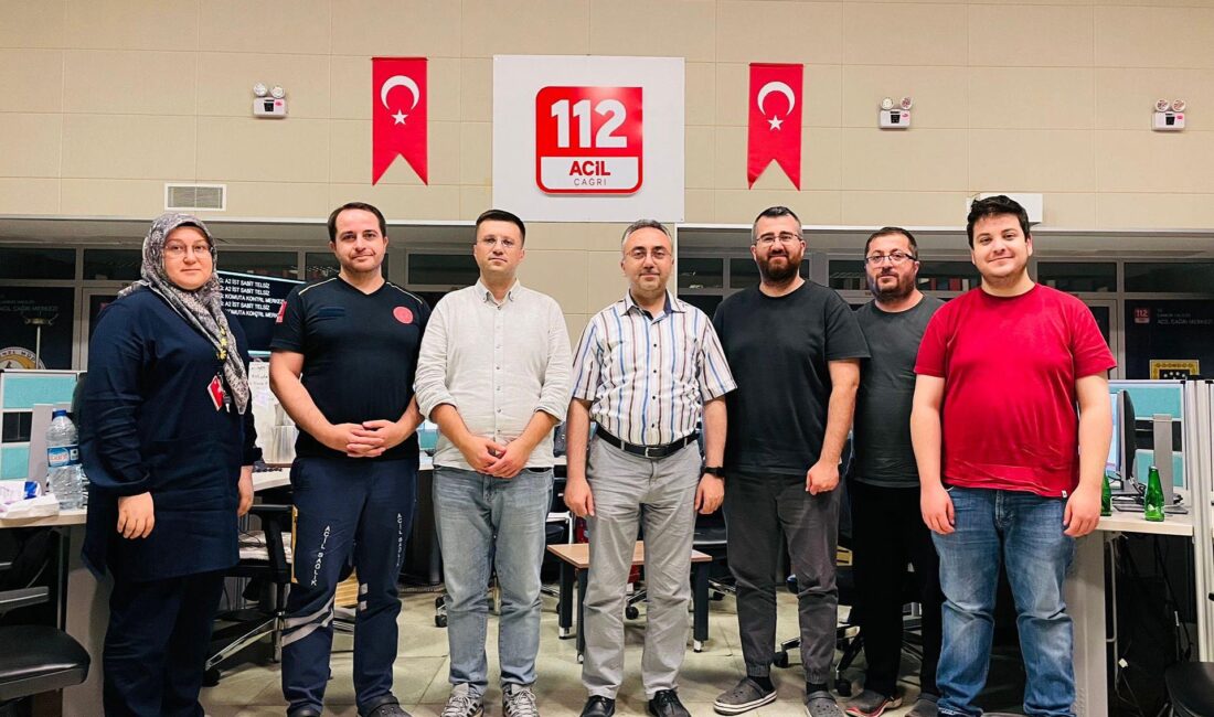 112 komuta kontrol merkezine gece ziyareti İl Sağlık Müdürü Dr. Öğr. Üyesi Yunus Emre Bulut, İl