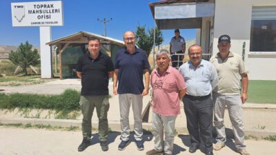 Çankırı Ziraat Odası Toprak Mahsulleri Ofisini ve hasat yapan çiftçileri