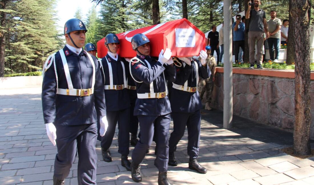 Şehit Zamkı, 67 yıl sonra memleketine defnedildi 1958 yılında Mardin Kızıltepe Akdoğan köyü sınırında sınır güvenliğini sağlaması