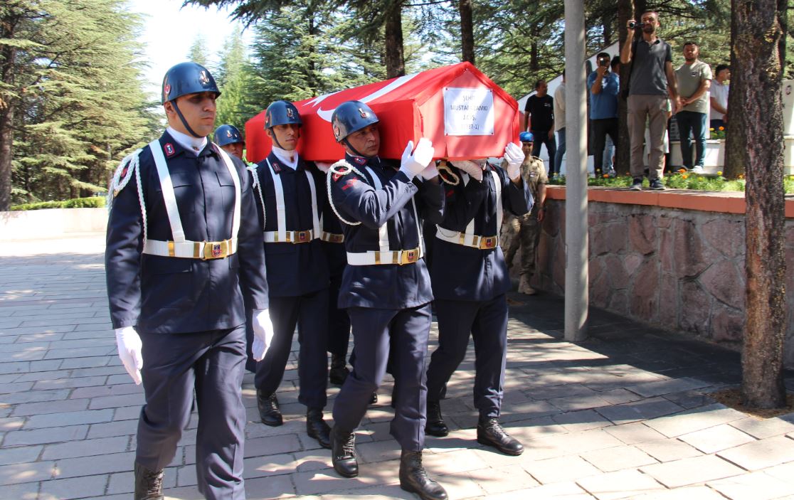 1958 yılında Mardin Kızıltepe Akdoğan köyü sınırında sınır güvenliğini sağlaması