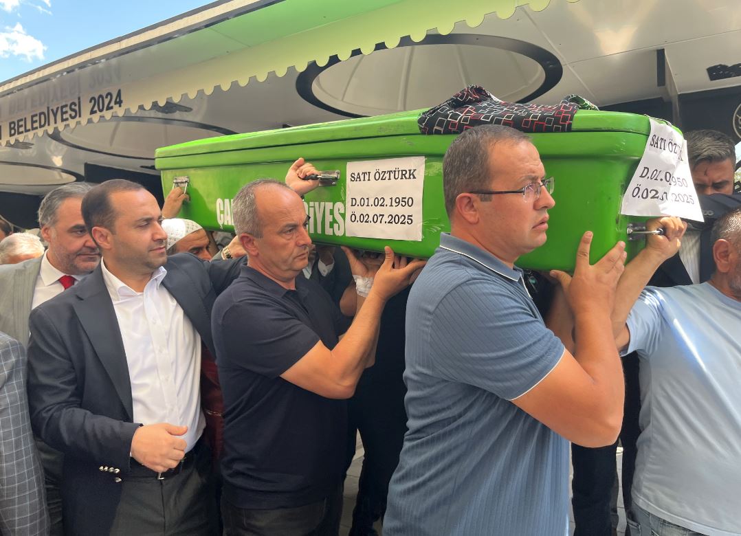 İl Milli Eğitim Müdürü Muammer Öztürk’ün annesi Satı Öztürk (75)