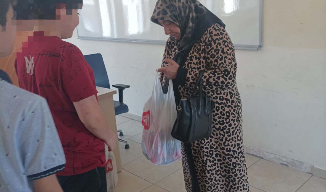Dudu Anne’den yaz sıcaklarında gönülleri serinleten ikram Çankırı’nın hayırsever annesi olarak gönüllerde taht kuran Dudu Sevindim, her