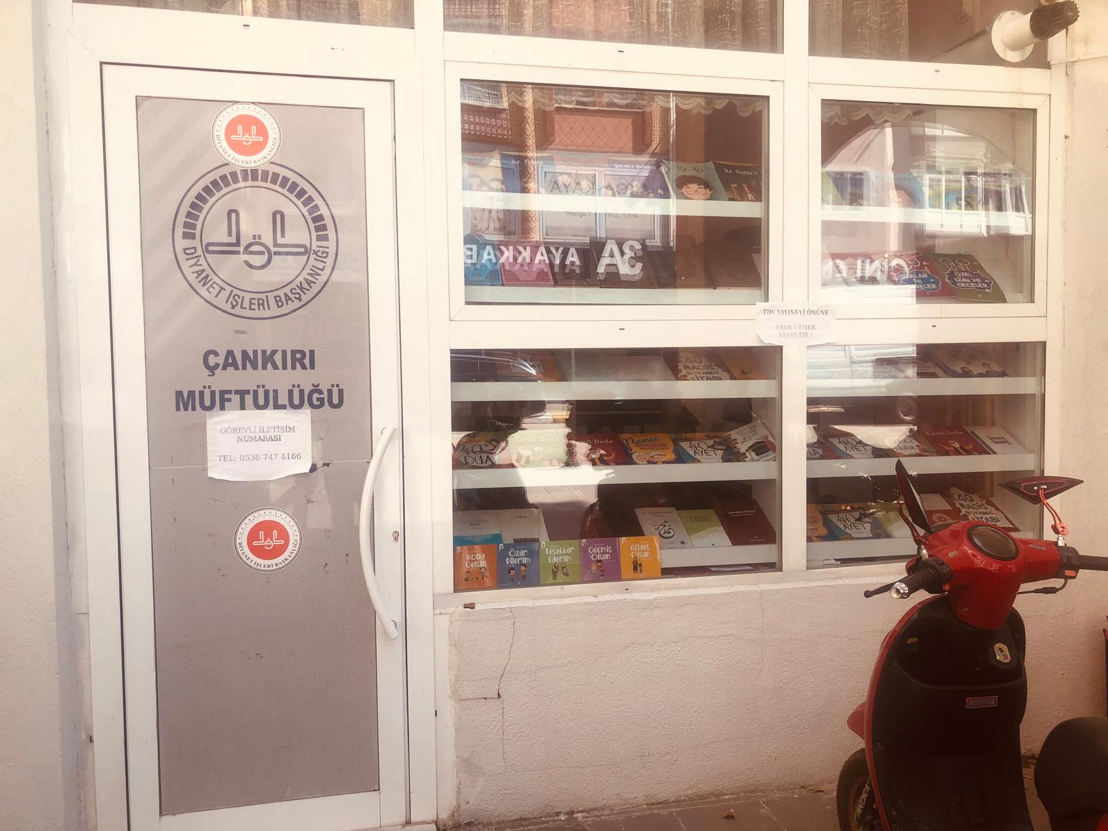 Çankırı Müftülüğü Diyanet Yayınları Satış Bürosu, Ahmet Yesevi Camii avlusunda