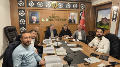 Çankırı’nın Atkaracalar ilçesinde Hüyük köyü yolunun yapımıyla ilgili AK Partililerin