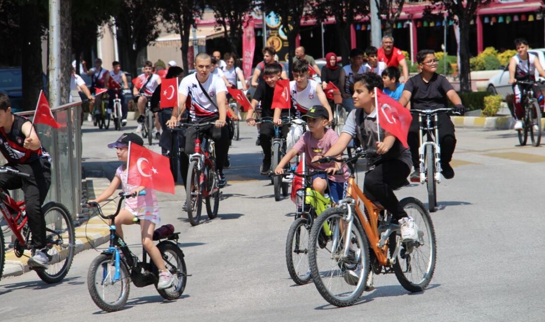 “15 Temmuz Demokrasi Bisiklet Turu” yoğun ilgi gördü 15 Temmuz Demokrasi ve Milli Birlik Günü etkinlikleri kapsamında “15