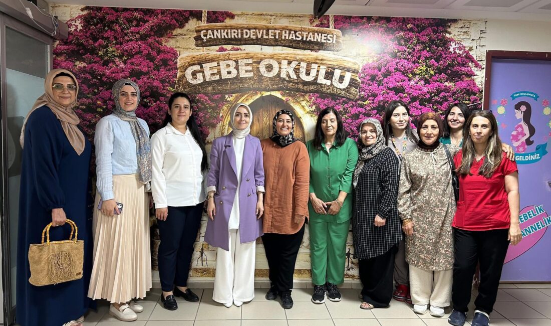 Çankırı’da Emzirme Haftası Dolayısıyla Yeni Anneler Ziyaret Edildi 1-7 Ağustos Emzirme Haftası kapsamında AK Parti Çankırı İl Kadın