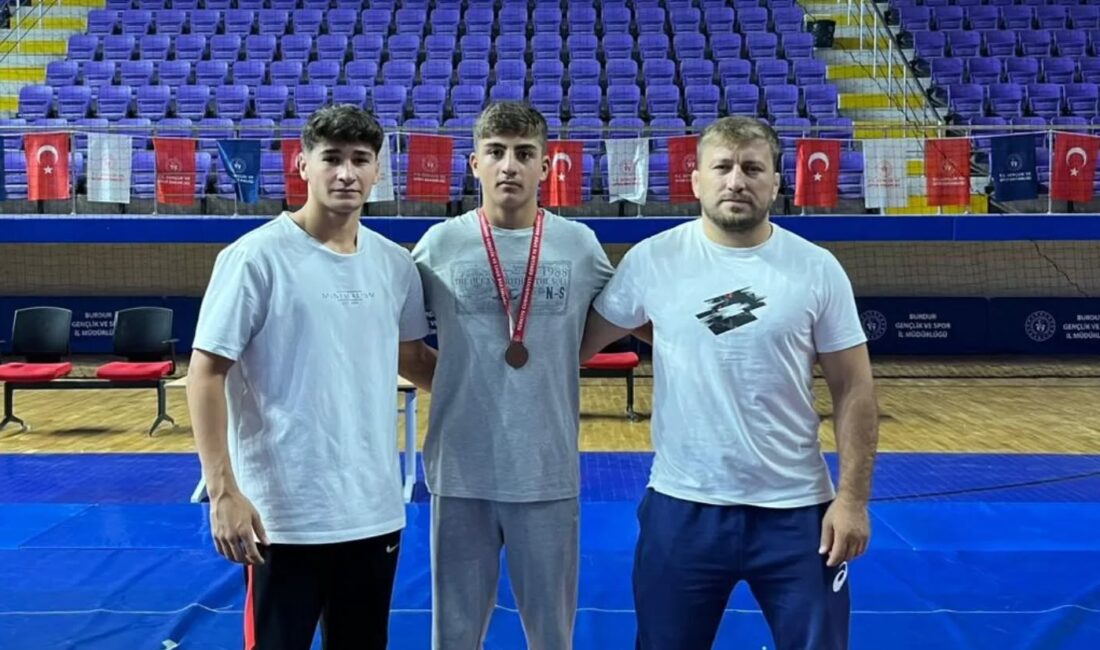 Çelebi Türkiye 3’üncüsü Oldu Gençlik ve Spor Bakanlığı’nın ANALİG Projesi kapsamında düzenlenen güreş 1.