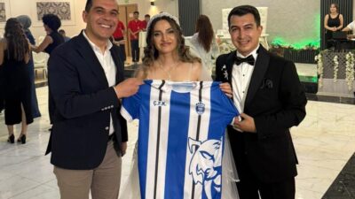 Gazetemiz eski muhabirlerinden Ünzile Yeşil, Berkay Gündekin ile hayatını birleştirdi.