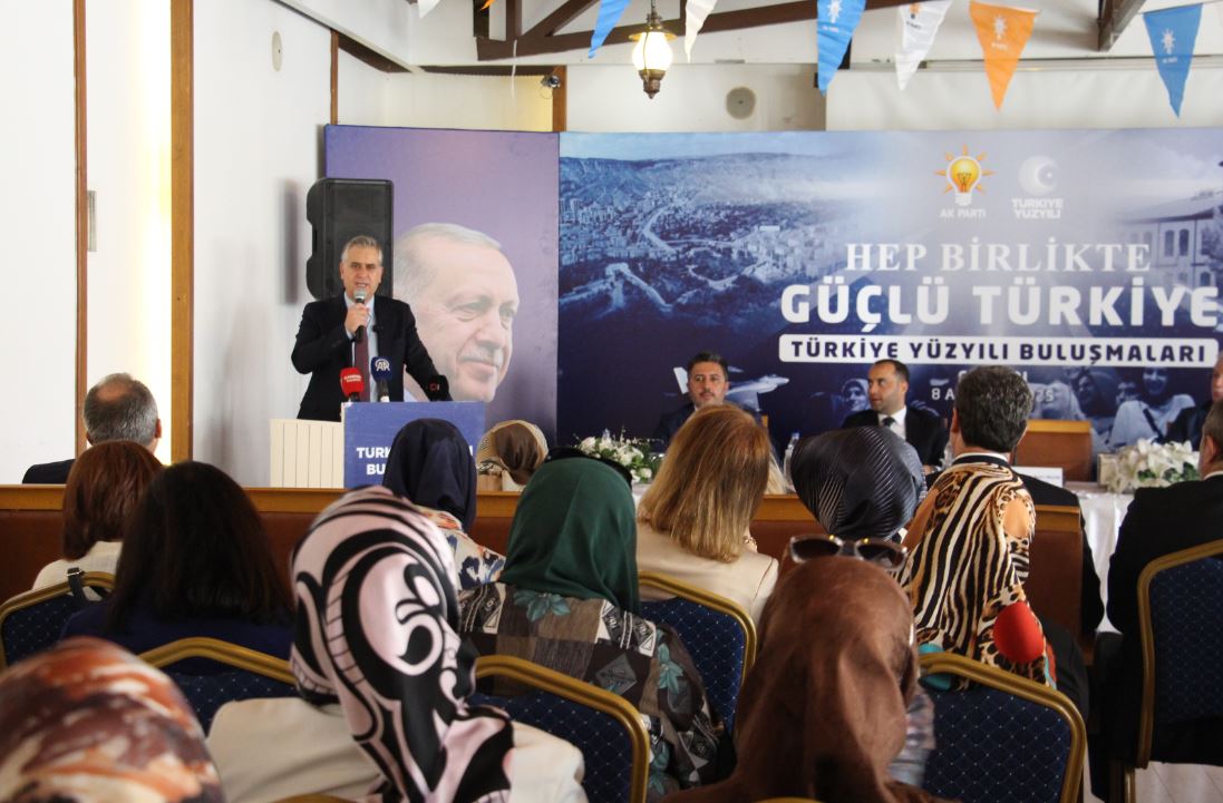 AK Parti Genel Başkan Yardımcısı Hasan Basri Yalçın ve beraberindeki