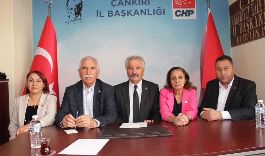 CHP’li Durmaz ve Yücal, Çankırı’da ziyaretlerde bulundu CHP Tokat Milletvekili Kadim Durmaz ile Yüksek Disiplin Kurulu Üyesi