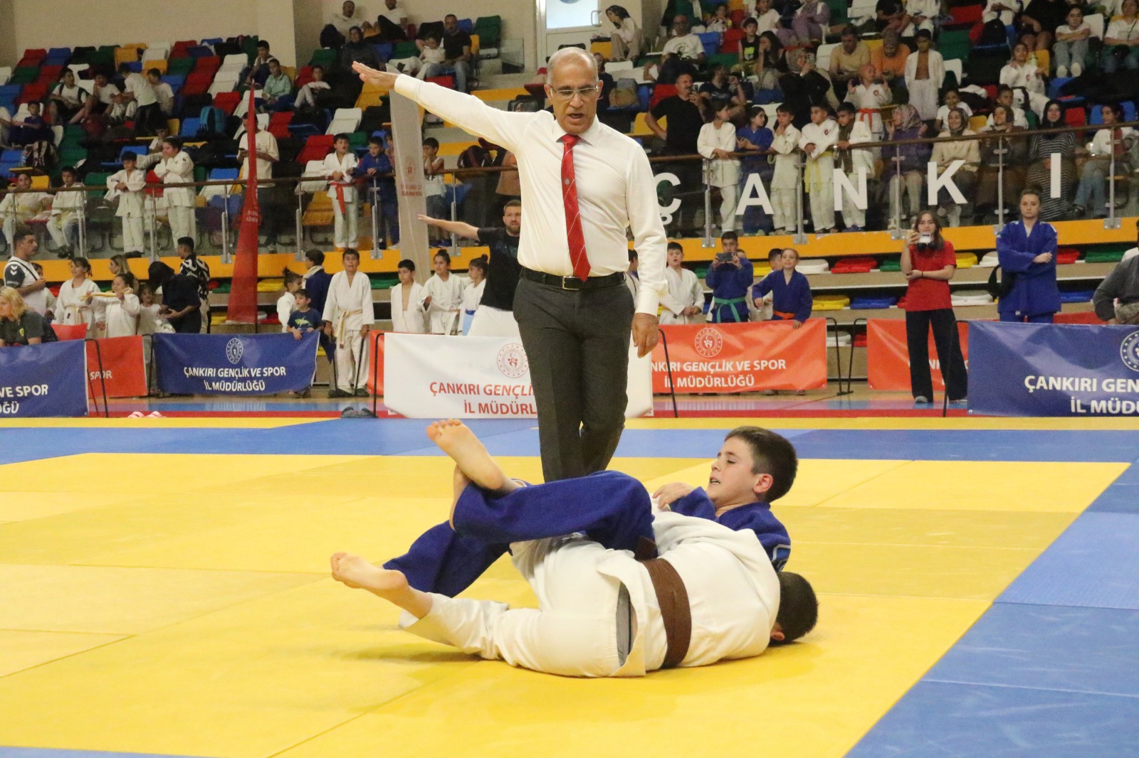 &nbsp; 6’ncı Uluslararası Ahmet İnceçubuk Judo Turnuvası başladı. 12-14 Ağustos