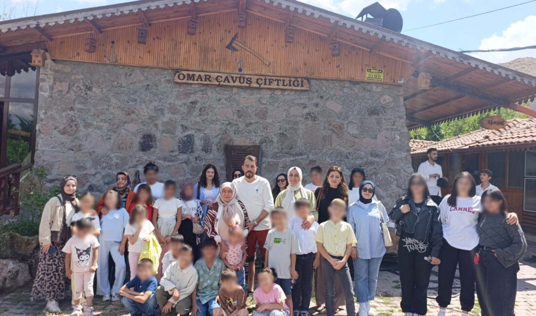 Çankırı’nın Hayırsever Annesi Dudu Sevindim’den sevgi dolu kahvaltı Çankırı’da yıllardır yaptığı yardımlar ve çocuklara gösterdiği ilgisiyle “Çankırı’nın Hayırsever