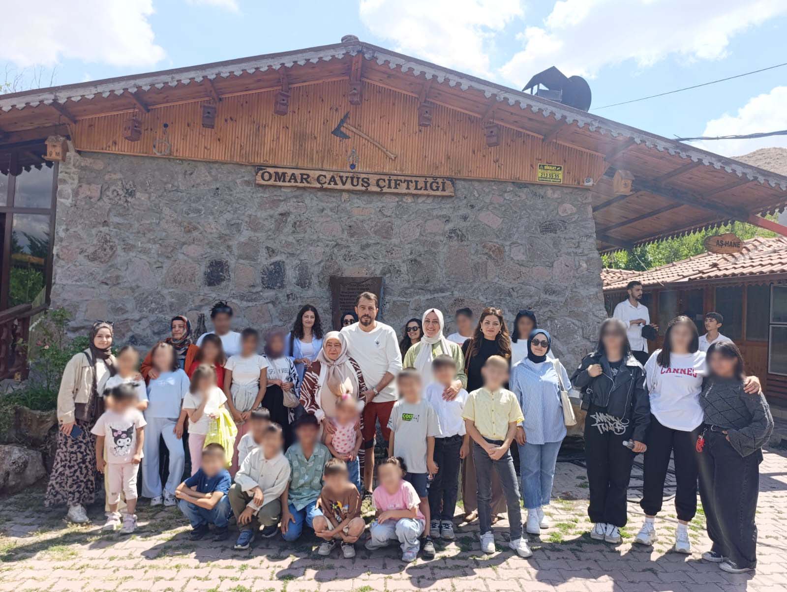 Çankırı’da yıllardır yaptığı yardımlar ve çocuklara gösterdiği ilgisiyle “Çankırı’nın Hayırsever