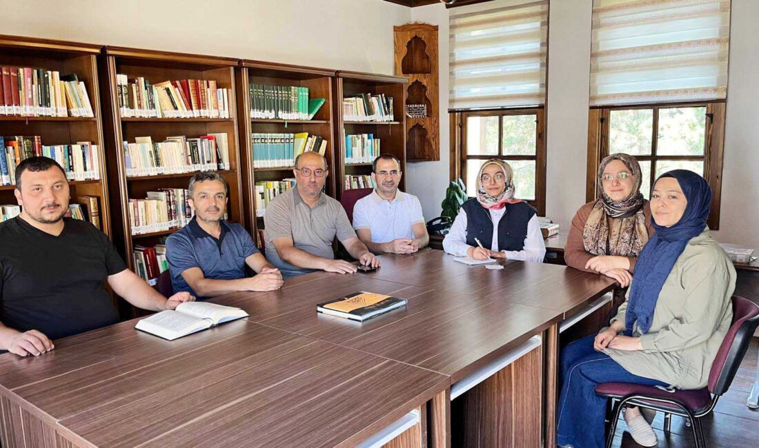 Güz döneminde yapılacak faaliyetleri ele aldılar Dârülhadis İslam Araştırmaları Merkezi ve Türkiyat Enstitüsü tarafından, 2025 güz