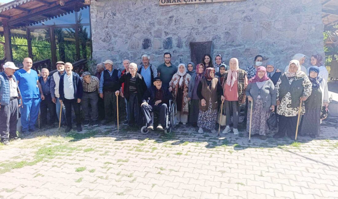 Büyüklere moral kahvaltısı Çankırı Eldivan İsmail Özdemir Huzurevi sakinleri, Omar Çavuş Çiftliği’nde düzenlenen