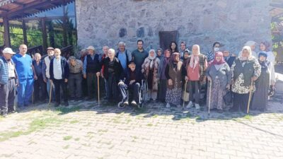 Çankırı Eldivan İsmail Özdemir Huzurevi sakinleri, Omar Çavuş Çiftliği’nde düzenlenen