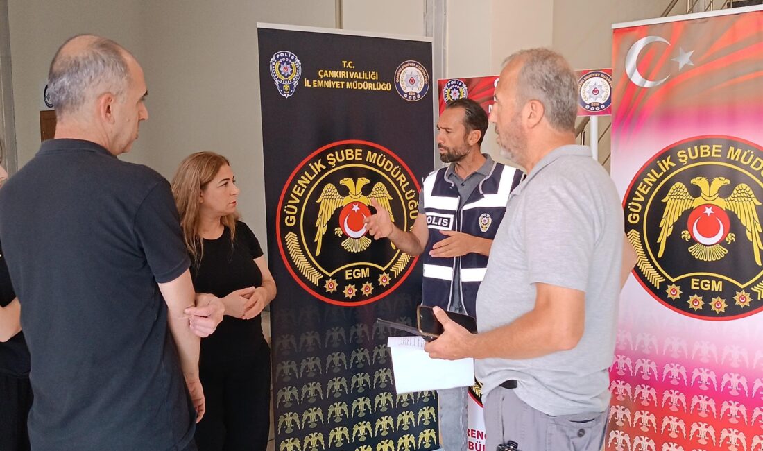 Çankırı İl Emniyet Müdürlüğü ekipleri, Çankırı Karatekin Üniversitesi’ni kazanan gençleri