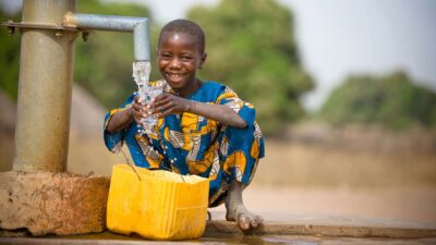 Afrika bölgesinde insanların temel ihtiyaç maddesi suya ulaşımının zorlaşması nedeniyle