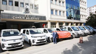 Çankırı Belediyesinin teknik birimleri bünyesinde kullanılacak on yeni araç, belediye