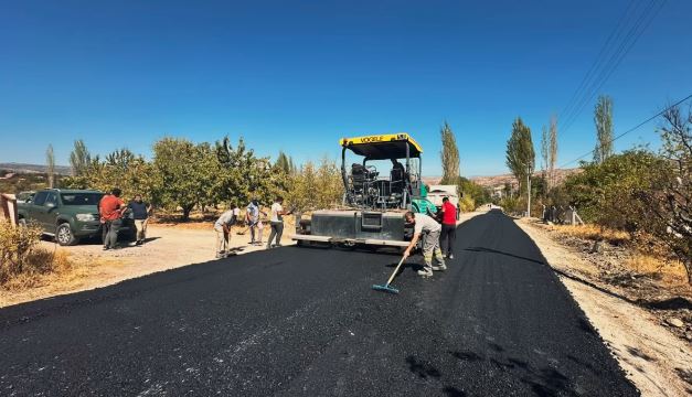 Eldivan’da sıcak asfalt çalışması Çankırı’nın Eldivan ilçesinde sıcak asfalt çalışması yapılıyor. Belediyeden yapılan açıklamada,