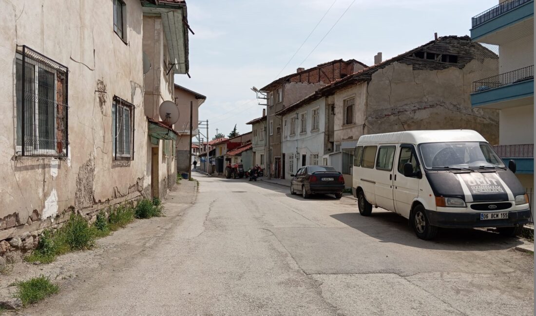 Bu sene de doğal gaz yok Karataş Mahallesi sakinleri bu senede kışa kömürle girecek. 2008 yılında