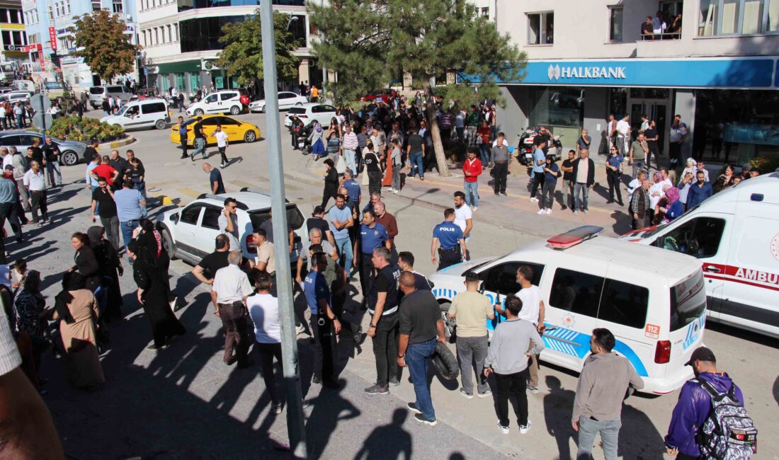 ÇANKIRI’da husumetli aileler arasında çıkan kavgada 3 kişi yaralandı. Olay