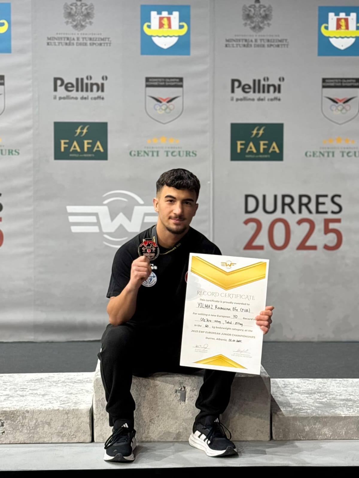 Arnavutluk’un Durres kentinde düzenlenen Gençler ve U23 Avrupa Halter Şampiyonası,