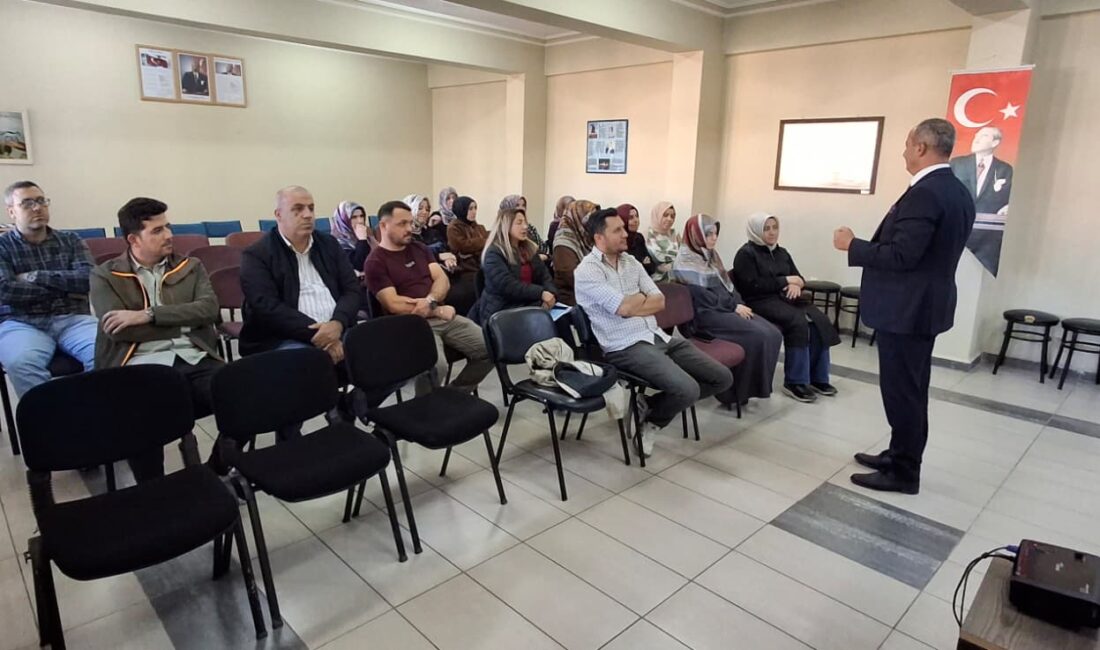 Çankırı’da “Türkiye Yüzyılı Maarif Modeli” doğrultusunda yürütülen ebeveyn eğitimleri, okul-aile