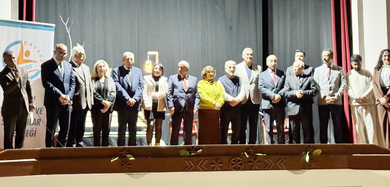 Çankırı Yazarlar ve Sanatçılar Derneği (ÇAYASAD)’nce düzenlenen şiir gecesinde sanatseverler