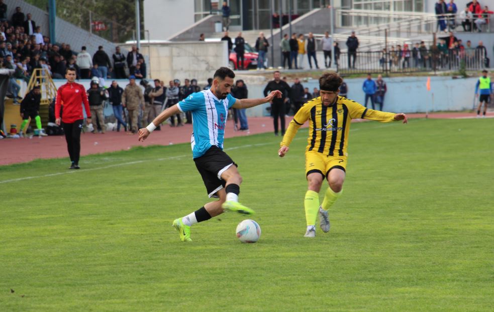 Çankırı Futbol Kulübü (FK), geçen sezon kadrosunda bulunan başarılı futbolcu