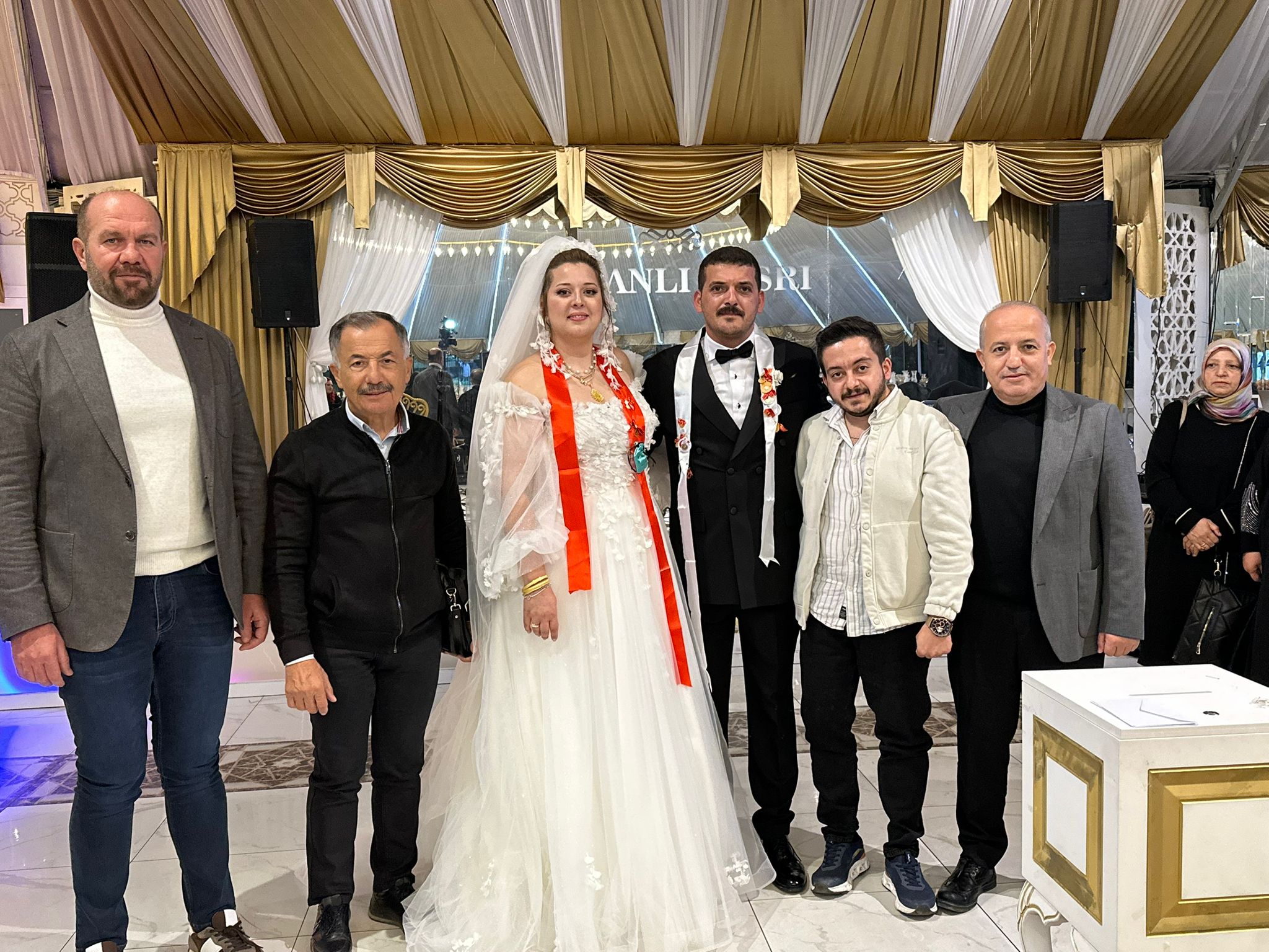 Gazetemiz şirket ortaklarından Niyazi Yüksel ve Suna Boztok, hayatlarını birleştirdi.