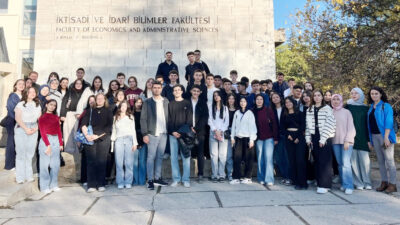 Nevzat Ayaz Sosyal Bilimler Lisesi, “Hedefimi Belirliyorum Projesi” kapsamında öğrencilerinin